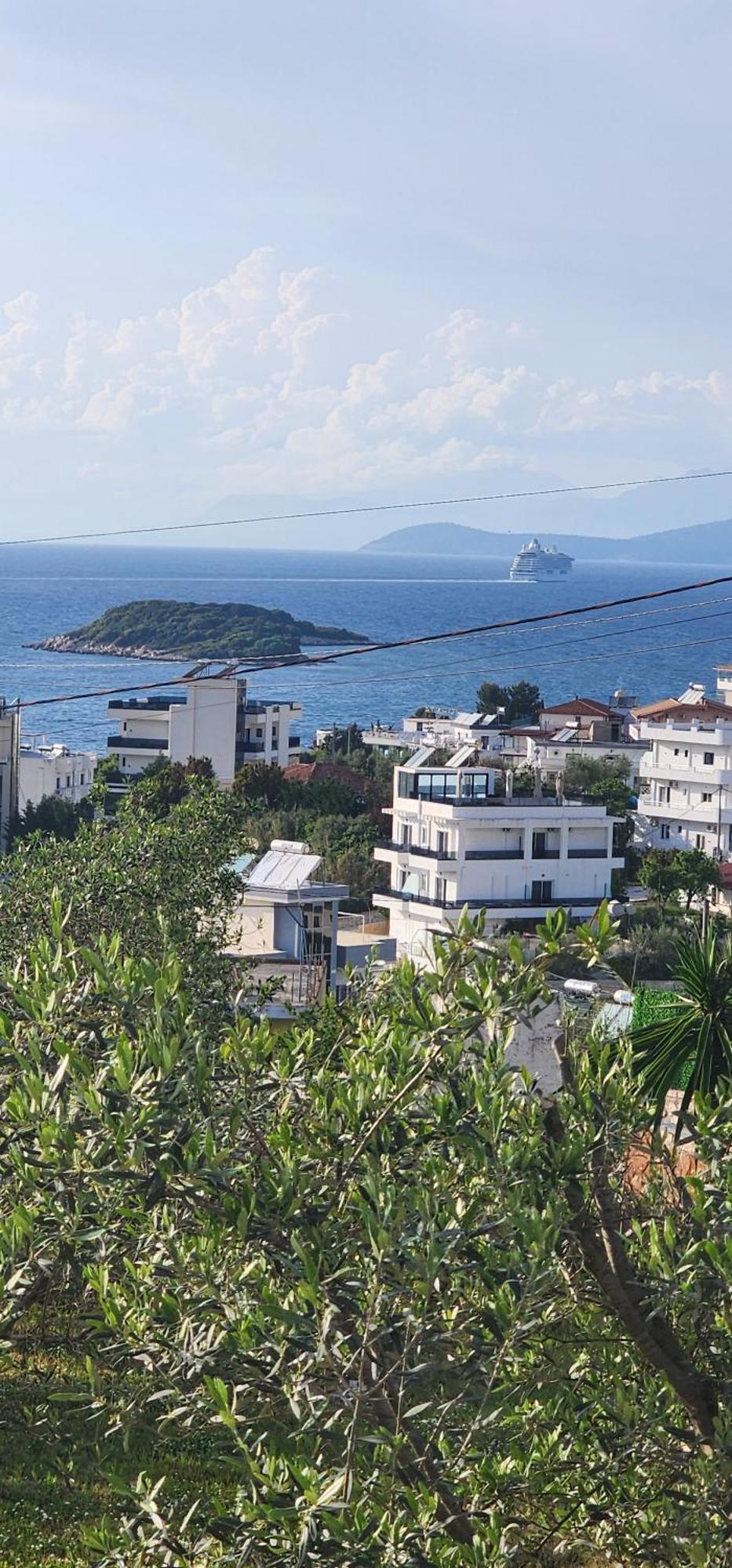 Vila Bashkim Ksamil Bilik gambar